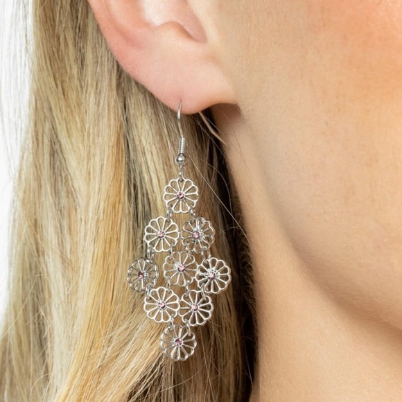 BUSTLING BLOOMS - PURPLE EARRINGS NWT - Picture 2 of 2